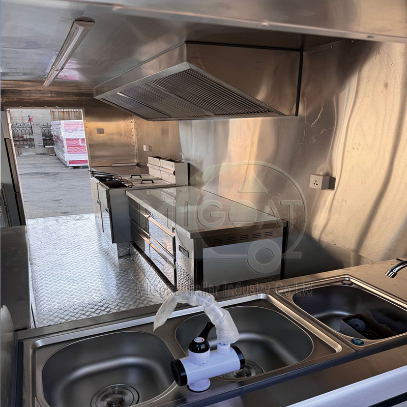 상업용 주방을 갖춘 푸드 트럭 - 후드와 스토브가 완비 - Commercial Kitchen Hoods 리뷰 및 가격